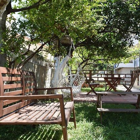 Modern Apartment With Garden キサモス エクステリア 写真