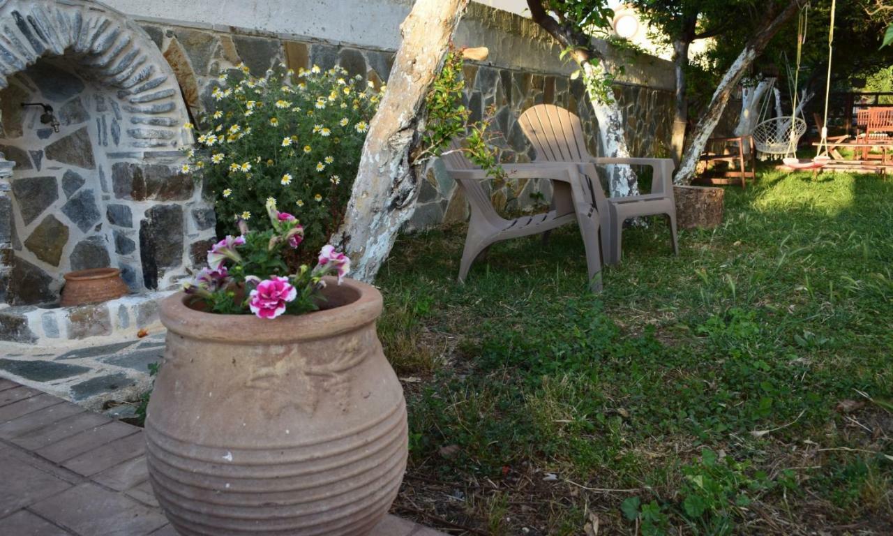 Modern Apartment With Garden キサモス エクステリア 写真