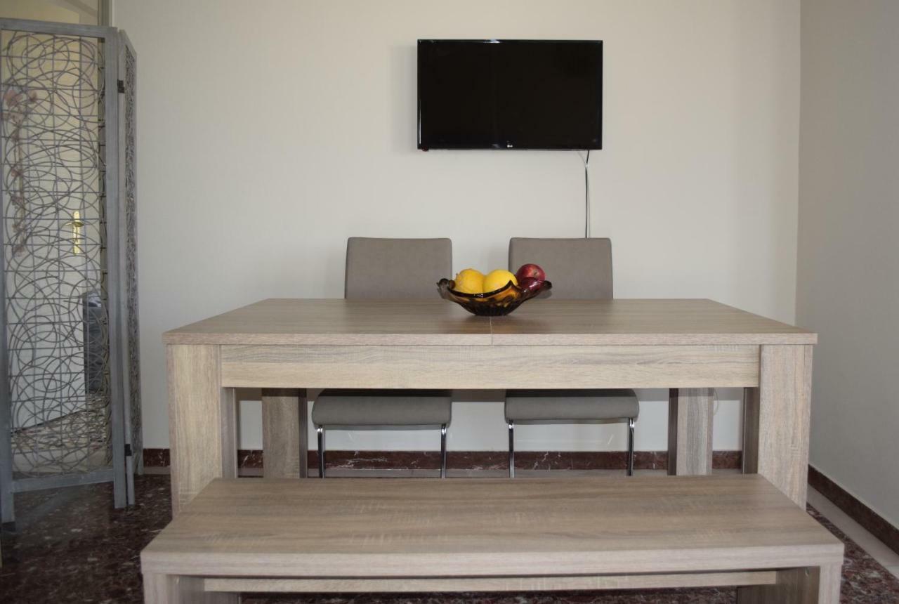Modern Apartment With Garden キサモス エクステリア 写真