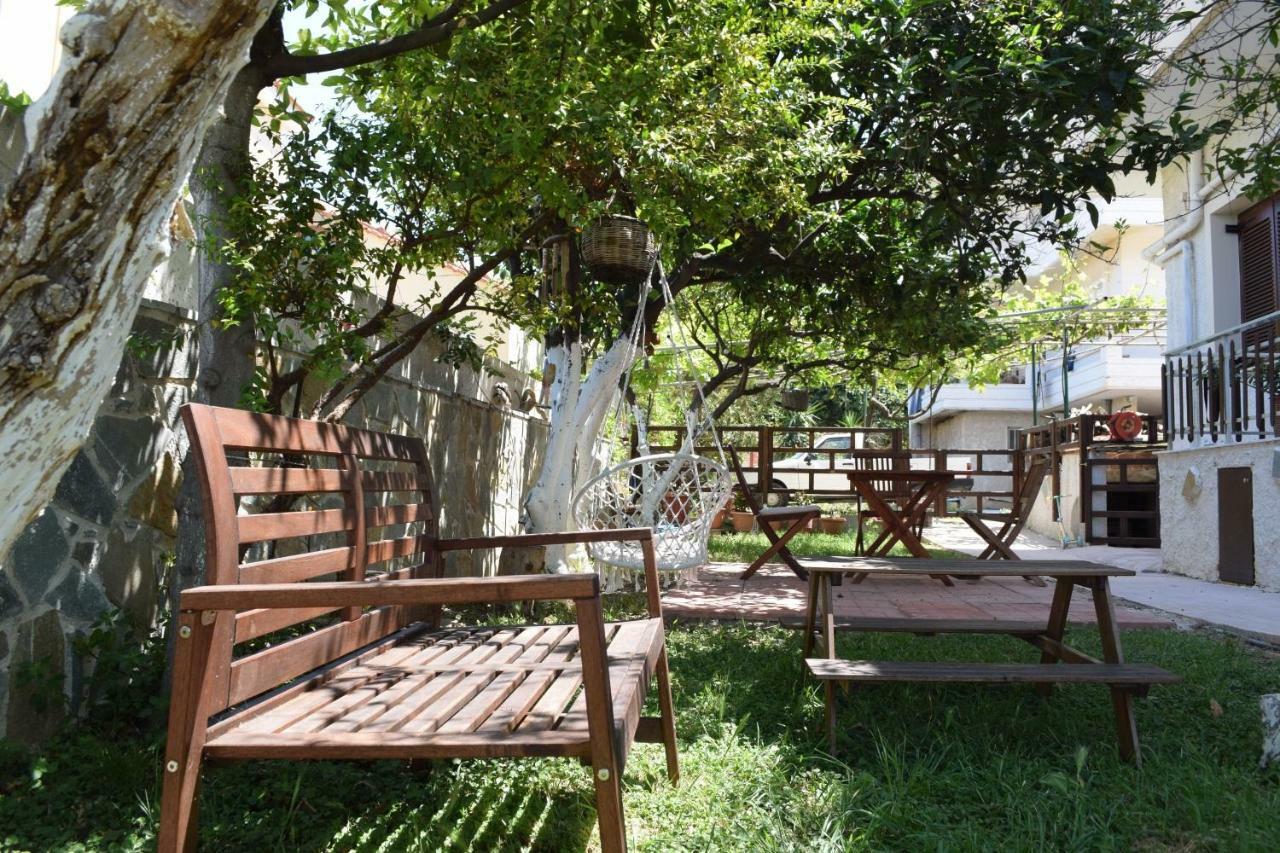 Modern Apartment With Garden キサモス エクステリア 写真